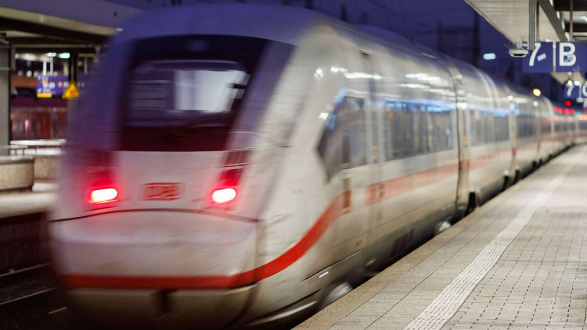 Deutsche Bahn: Jeder dritte Fernzug hatte 2023 Verspätung