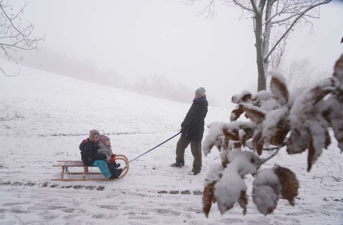In Rotenberg wurde der Schnee gleich fürs Schlittenfahren genutzt.