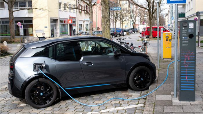 Parken für Elektro-Autos wird kostenpflichtig