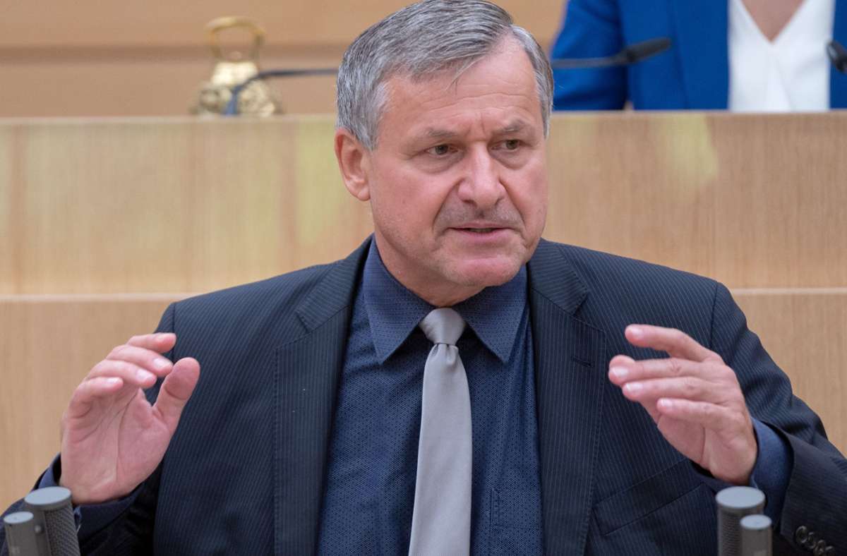 Empfang im Landtag für Hans-Ulrich Rülke: „Bekannt, geschätzt, gefürchtet“ –  Aras würdigt FDP-Fraktionschef