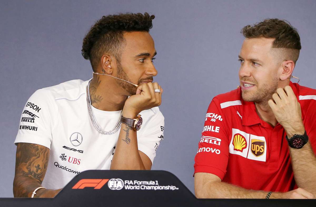 Zwei Mann, zehn Titel: Lewis Hamilton (links) und Sebastian Vettel dürfen wieder Gas geben.