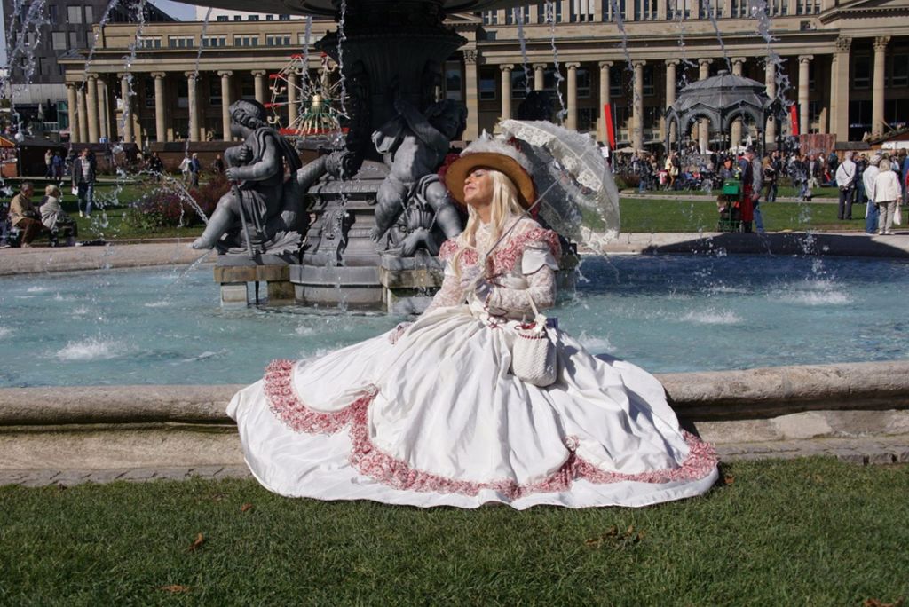 Bis zum 3. Oktober geht das festliche Ereignis auf dem Schlossplatz: Historisches Volksfest in Stuttgart eröffnet