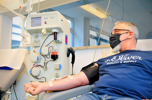 Plasmapherese heißt der Prozess, bei dem das Blut eines Spenders in Plasma und die restlichen Blutbestandteile aufgeteilt wird. Foto: Klinikum Stuttgart/Max Kovalenko
