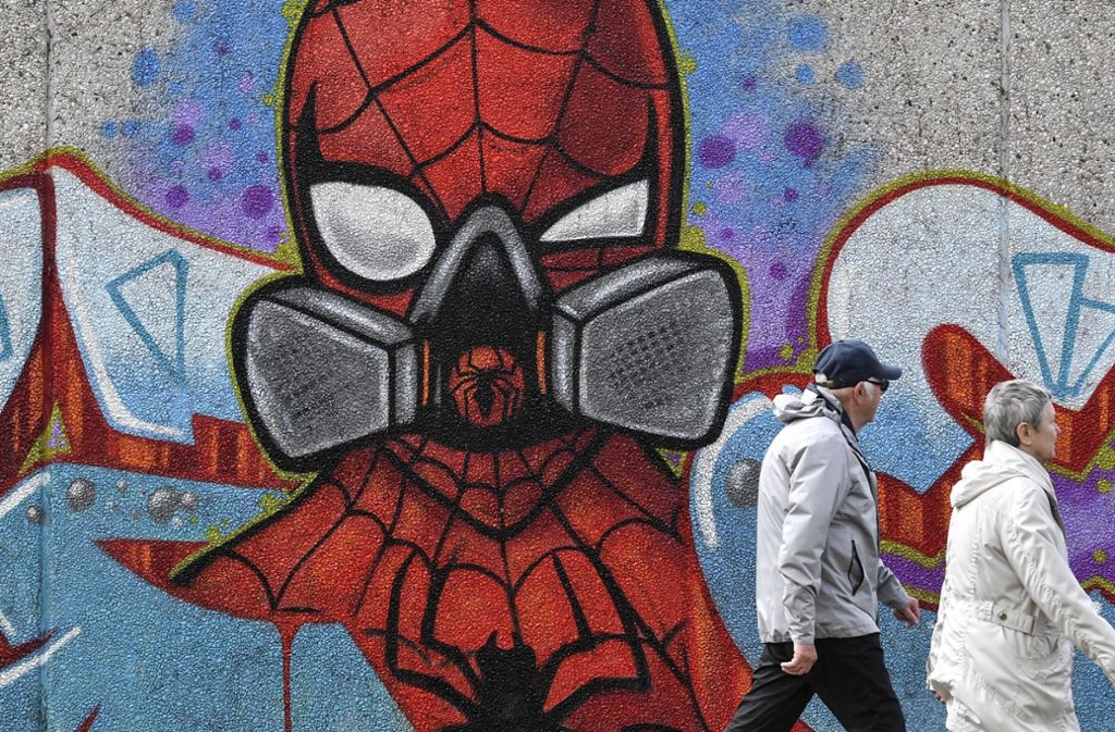 Spiderman mit Schutzmaske: Ein Graffiti des Streetart-Künstlers Uzey, das in Hamm zu sehen ist.