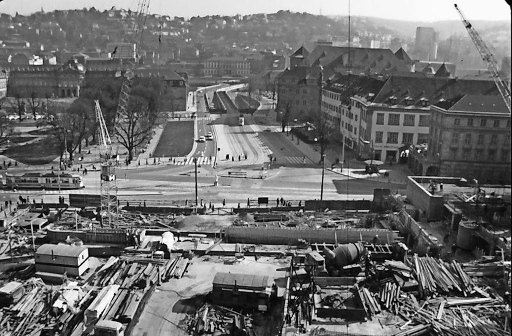 Blick auf die Planie während der Bauarbeiten für den Kleinen Schlossplatz im Jahr 1968..