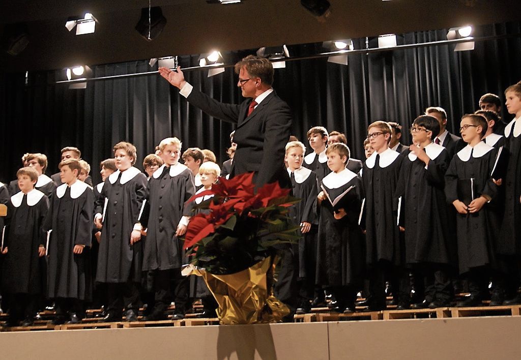 G           B          ad Cannstatt          :           Strahlendes Adventskonzert mit den Stuttgarter Hymnus-Chorknaben im Kursaal: Beglückender Chorgesang