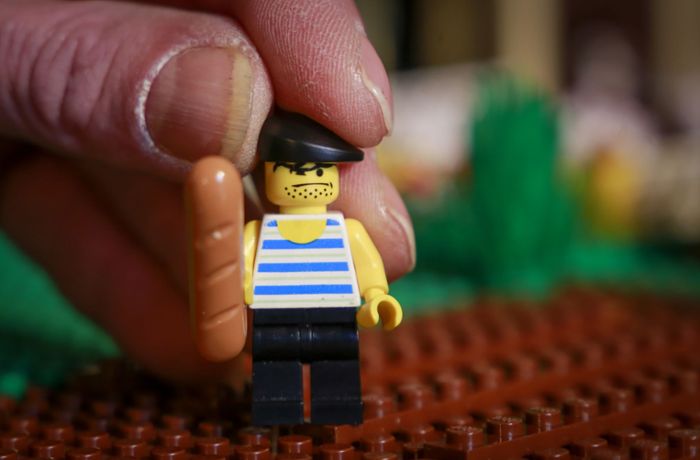 Lego profitiert von Corona-Krise: Spielwarenhersteller baut  Online-Geschäft aus
