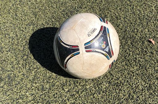 Offiziell rollt der Ball in Bezirksliga noch zweimal. Foto: Torsten Streib/Torsten Streib