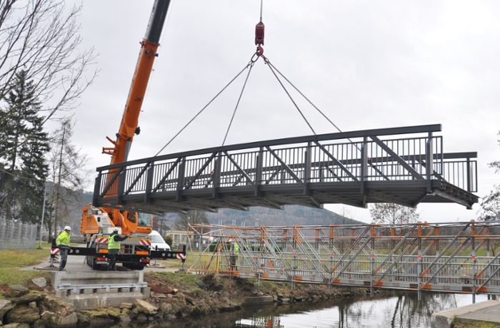 Bürgstadt  in Bayern: Dumm gelaufen – Neuer Brücke fehlen 14,5 Zentimeter