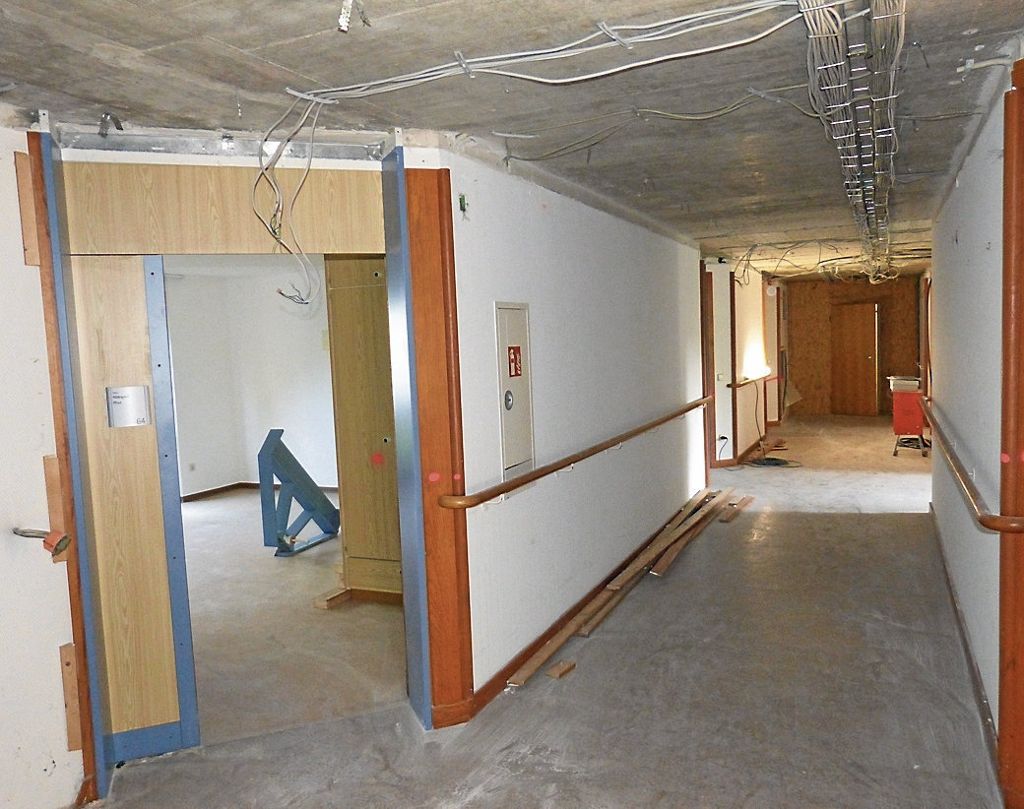 Seit vergangener Woche läuft der erste Bauabschnitt der Sanierung der Zimmer im Pflegebereich des Hauptgebäudes. Fotos: Müller