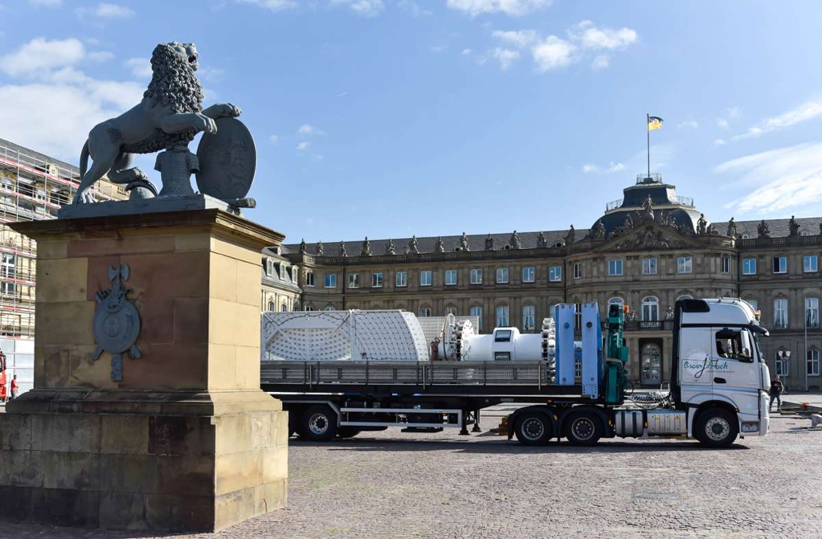 Rückkehr einer Attraktion in Stuttgart: Auf dem Schlossplatz beginnt der Aufbau des Riesenrads