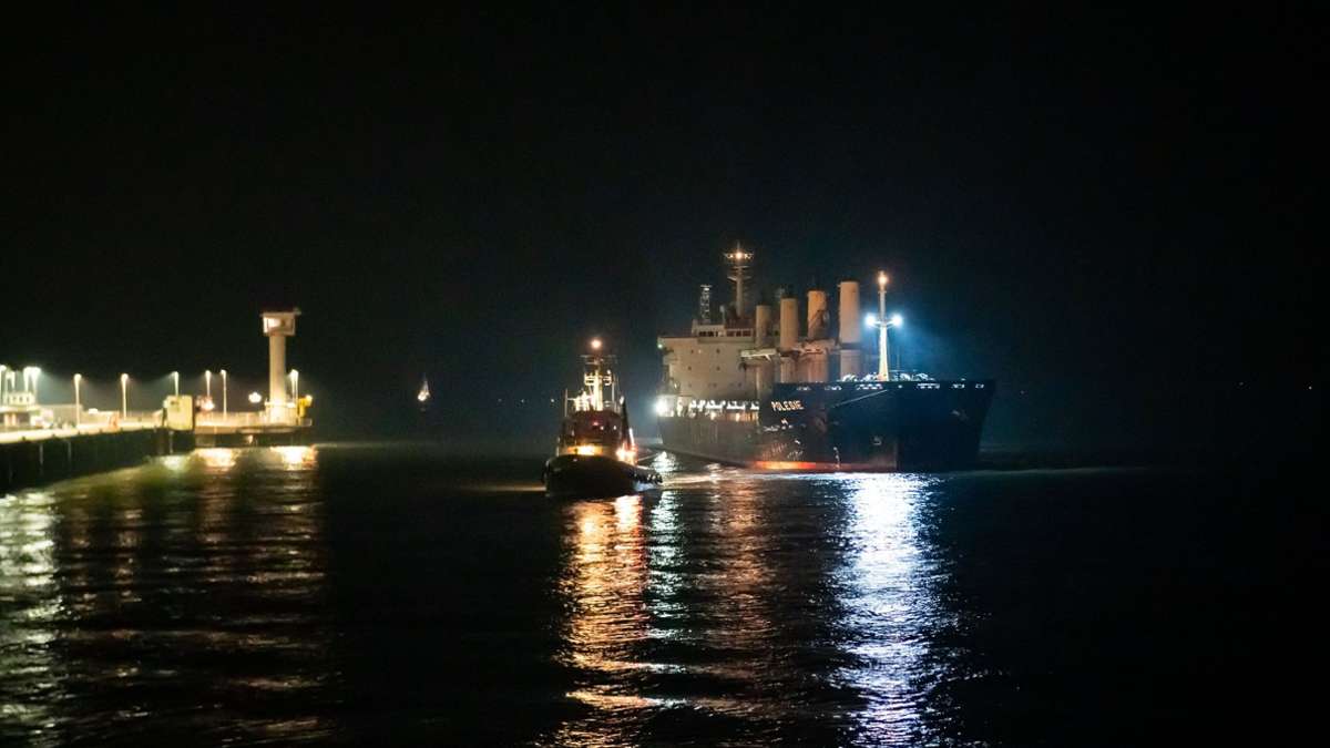 Nach der Kollision von zwei Frachtern auf der Nordsee vor Helgoland ist die Suche nach den Vermissten eingestellt worden.