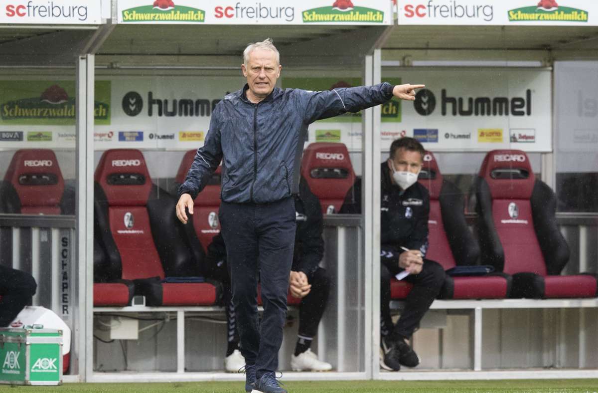 Christian Streich zum Coronavirus: Trainer des SC Freiburg glaubt an volle Stadien nach der Pandemie