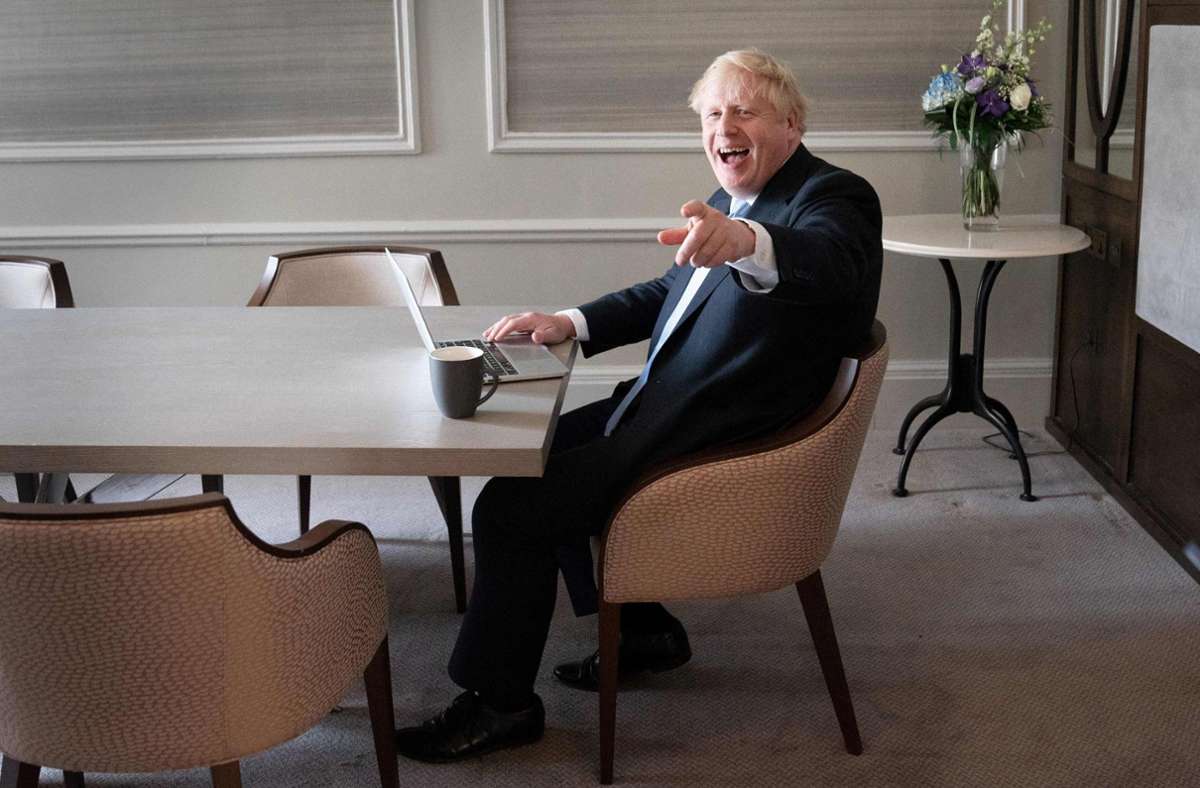 Boris Johnson unterhält die Delegierten gern mit Späßen und Anekdoten. Foto: AFP/STEFAN ROUSSEAU