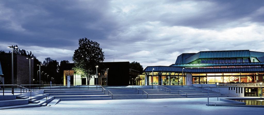 Das Kultur- und Kongresszentrum Schwabenlandhalle prägt seit 40 Jahren das gesellschaftliche Leben in der Kappelbergstadt: Eine Halle im Schwabenalter