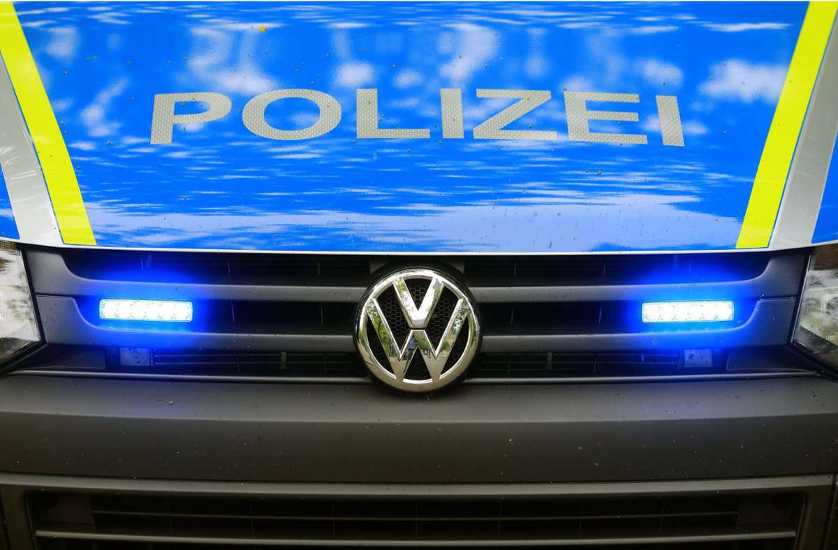 Vorfall in Regionalzug bei Baden-Baden: Unbekannter begrapscht 16-Jährige und beißt ihr in die Brust