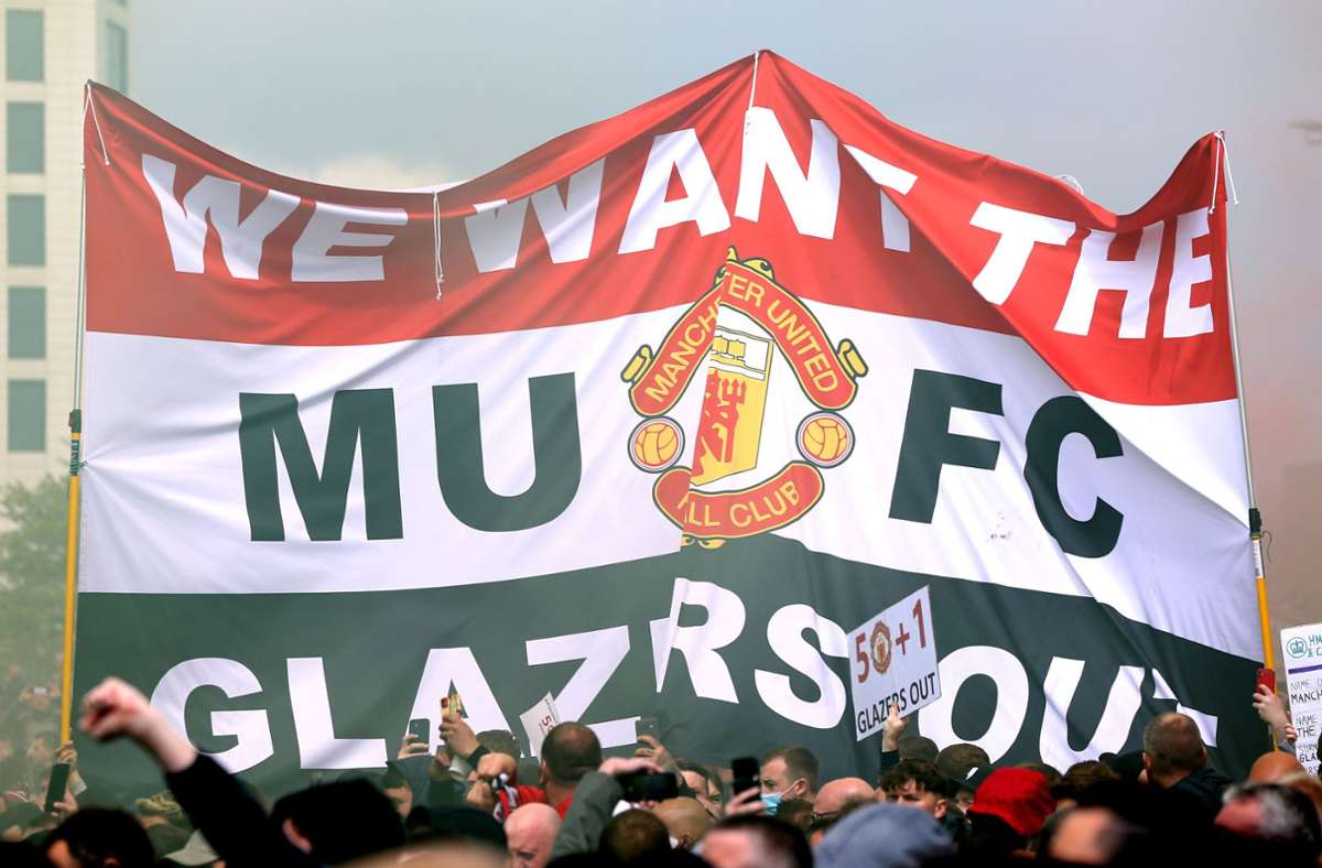 Englische Fußball-Fans protestieren gegen  Investoren: Die Macht des Geldes ist stärker
