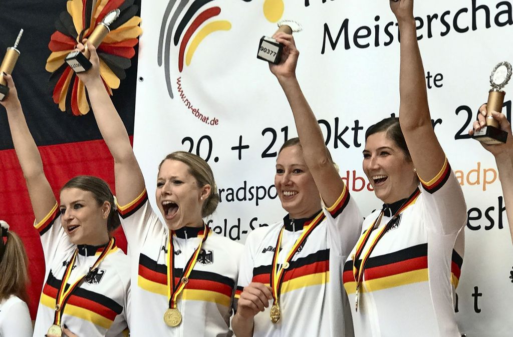 RKV holt bei den deutschen Meisterschaften im Hallenradsport zwei Titel – Reichenbacher Radballer steigen auf: Doppelte Freude in Denkendorf