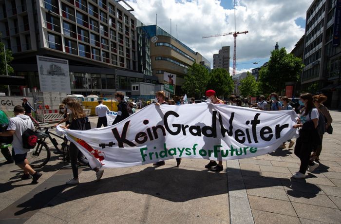 Nach dem Unwetter in Stuttgart: Fridays for Future  demonstrieren  – und sind wütend auf die Politik