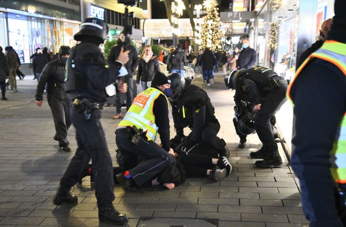 Corona-Demo in Mannheim: Polizisten bei Protest  angegriffen und verletzt
