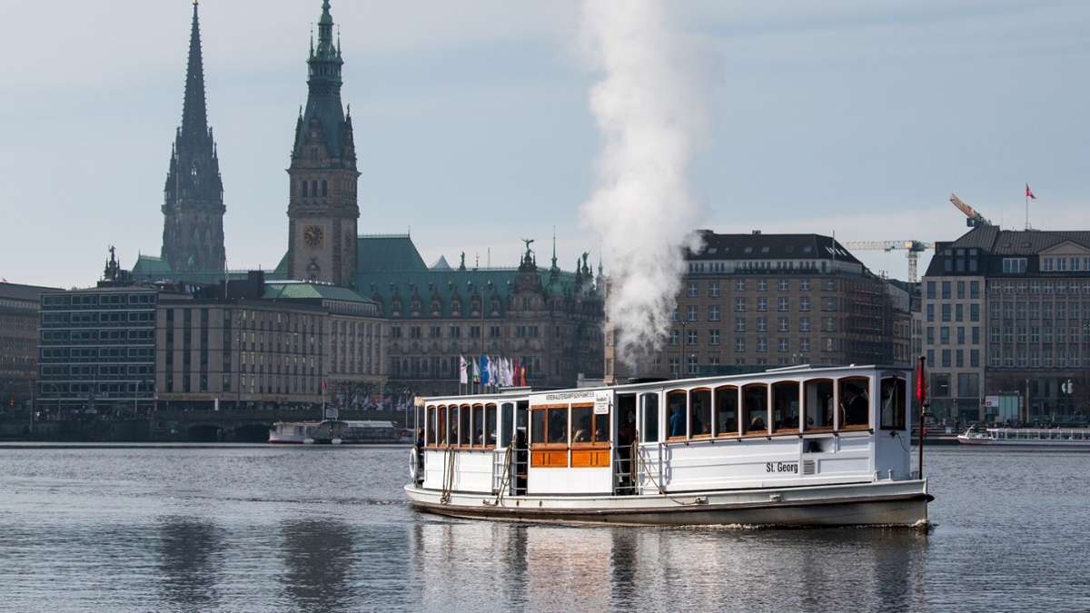 Hamburg: Alsterdampfschiff St. Georg ist unterwegs