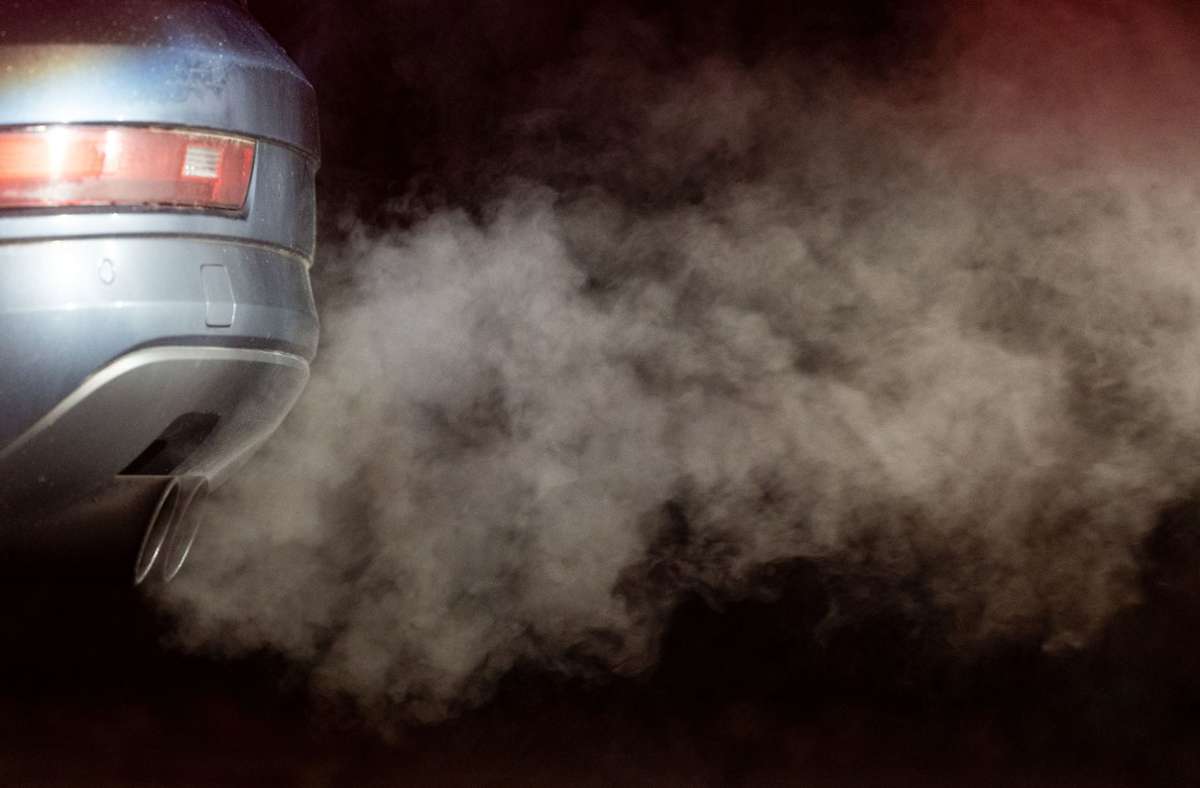 Autos mit Verbrennungsmotor: Was das Verbrenner-Aus für Verbraucher bedeutet