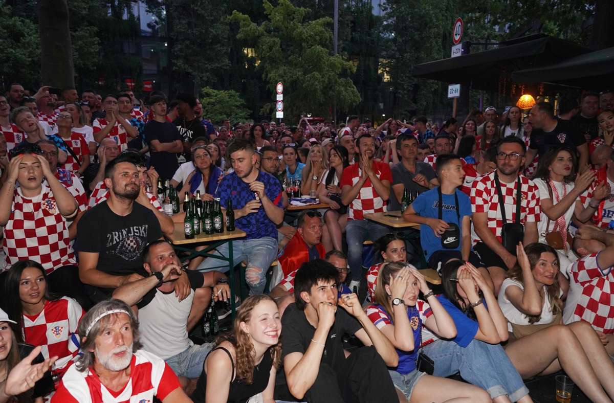 Anspannung bei Kroatiens Fans in Stuttgart