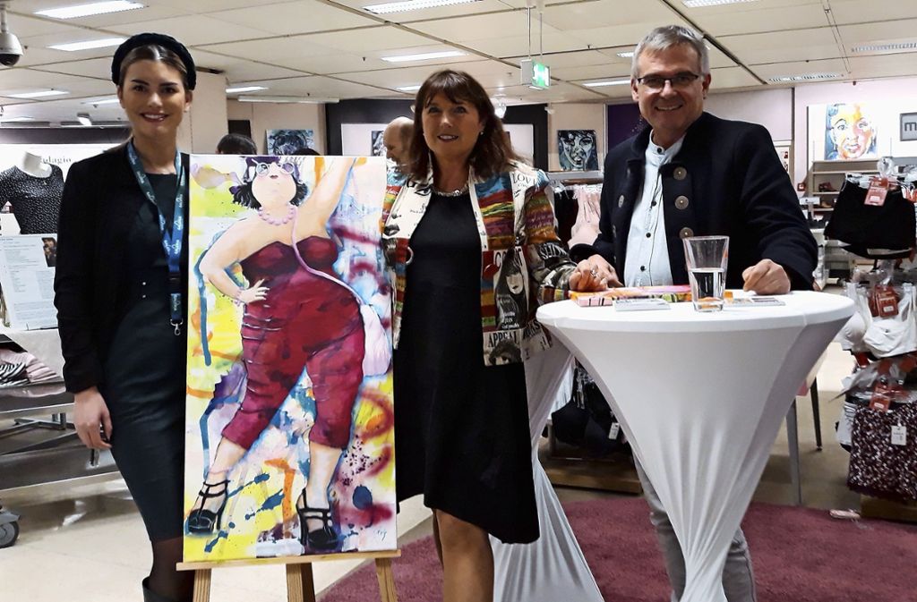 Die Malerin Christa Klebor präsentiert ihre neue Ausstellung in der Galeria Kaufhof: „Weibsbilder“ im Shoppingglück