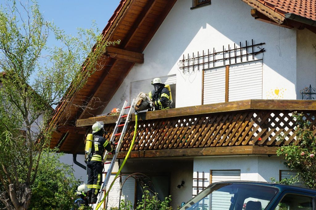 16.8.2018: In Wäschenbeuren (Landkreis Göppingen) hat der Keller eines Wohnhauses Feuer gefangen. Das Haus ist durch den Brand vorerst unbewohnbar.