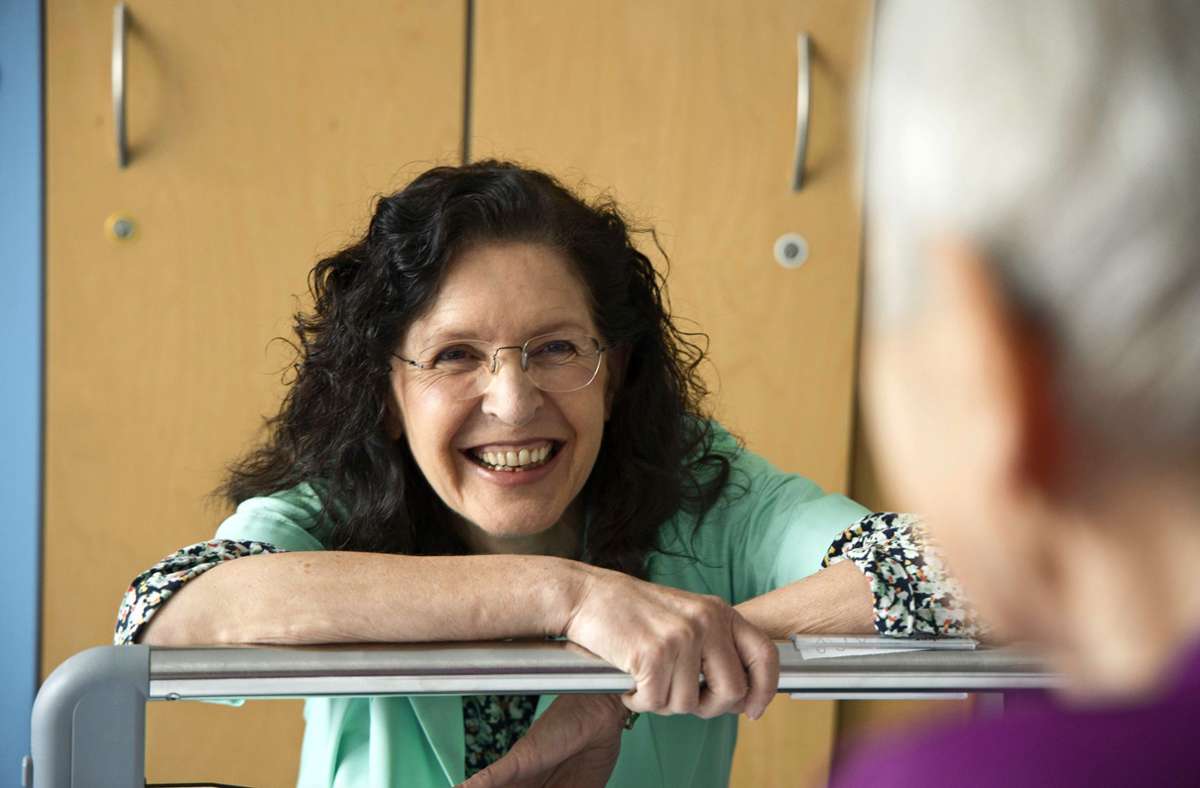 Seit acht Jahren ist Sonja Zimmermann Grüne Dame. Patienten erfüllt sie fast jeden Wunsch – und bringt viele von ihnen zum Lachen.
