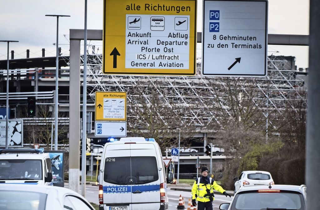 Terroralarm am Stuttgarter Flughafen wird wieder aufgehoben – Verdächtige sind frei: Terroralarm aufgehoben