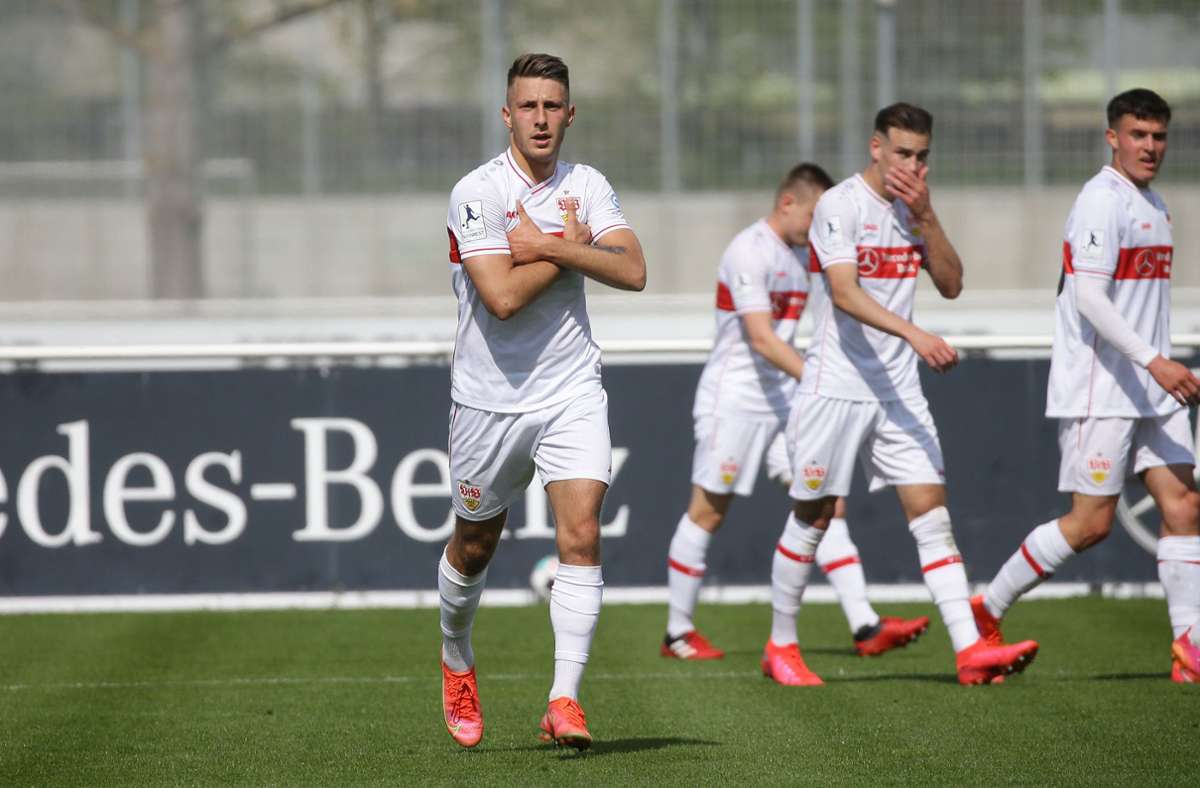 Marco Pasalic feiert seinen Siegtreffer. Der Kroate war 2019 aus der U19 des KSC zum VfB gekommen.