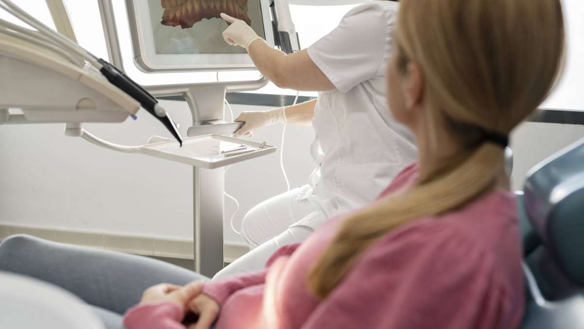Hohe Behandlungskosten vermeiden: Wie man  seine Zähne am besten versichert