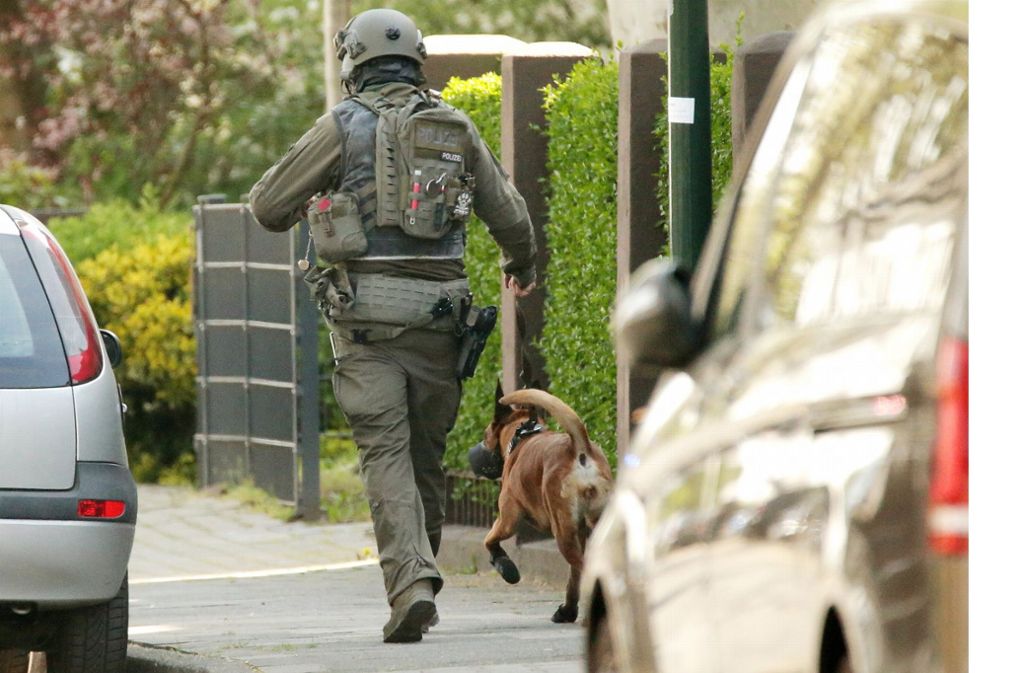 Vorfall in Düsseldorf: Spezialeinheit erschießt Randalierer - Polizeihund verletzt
