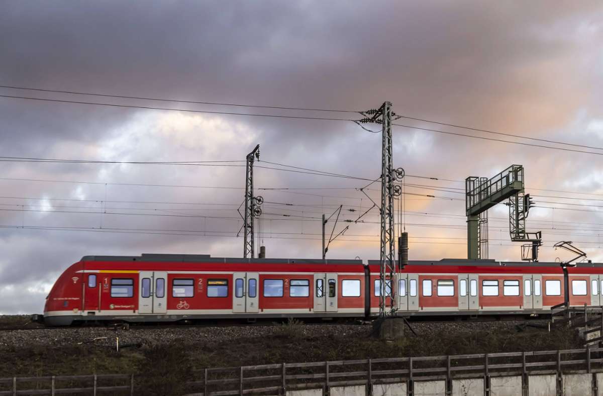 Bahnverkehr in Stuttgart: S-Bahn wegen Fehler am Gleis gestört