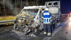Transporter brennt aus – über 200 000 Euro Sachschaden