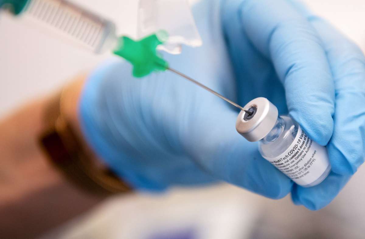 Impfen gegen Coronavirus: Stiko empfiehlt für unter 30-Jährige nur noch Biontech