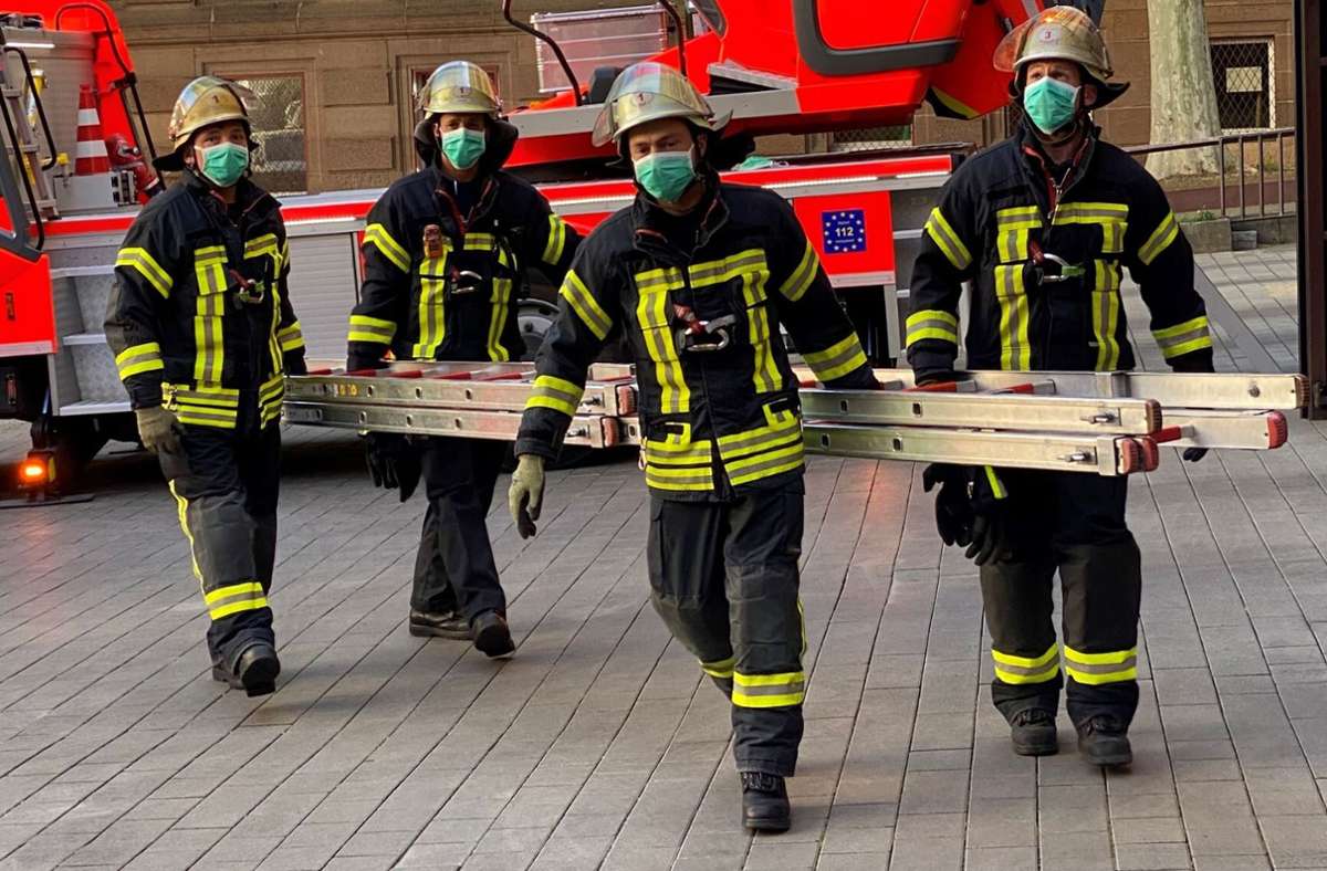 Stuttgart: Feuerwehr trotzt der  Corona-Pandemie