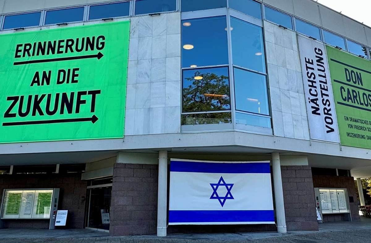 Stuttgart: Unbekannte beschädigen Israel-Fahne im Oberen Schlossgarten