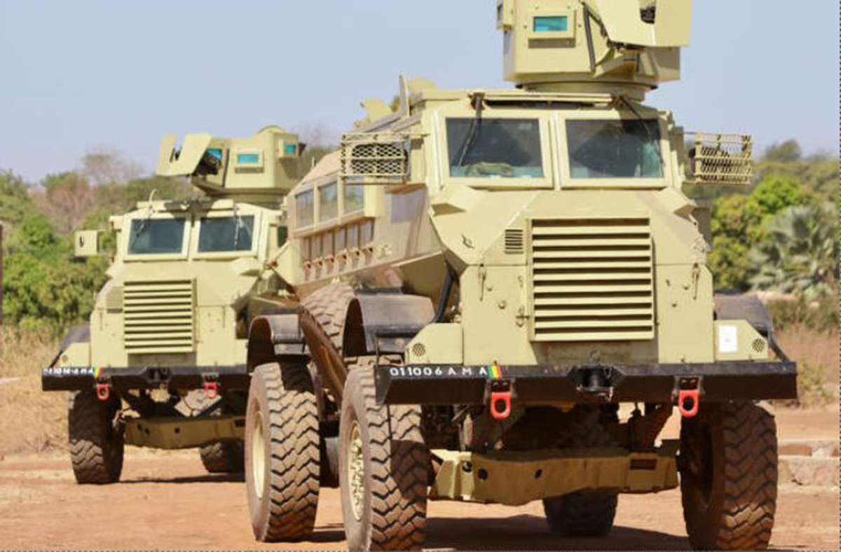 Abgeschossen und gesprengt: Mali verliert viele Transporter: Deutsche Hilfe schützt malische Soldaten im Kampf