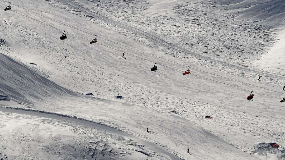 Mann aus Baden-Württemberg: Skifahrer entdecken  Leiche von Vermisstem