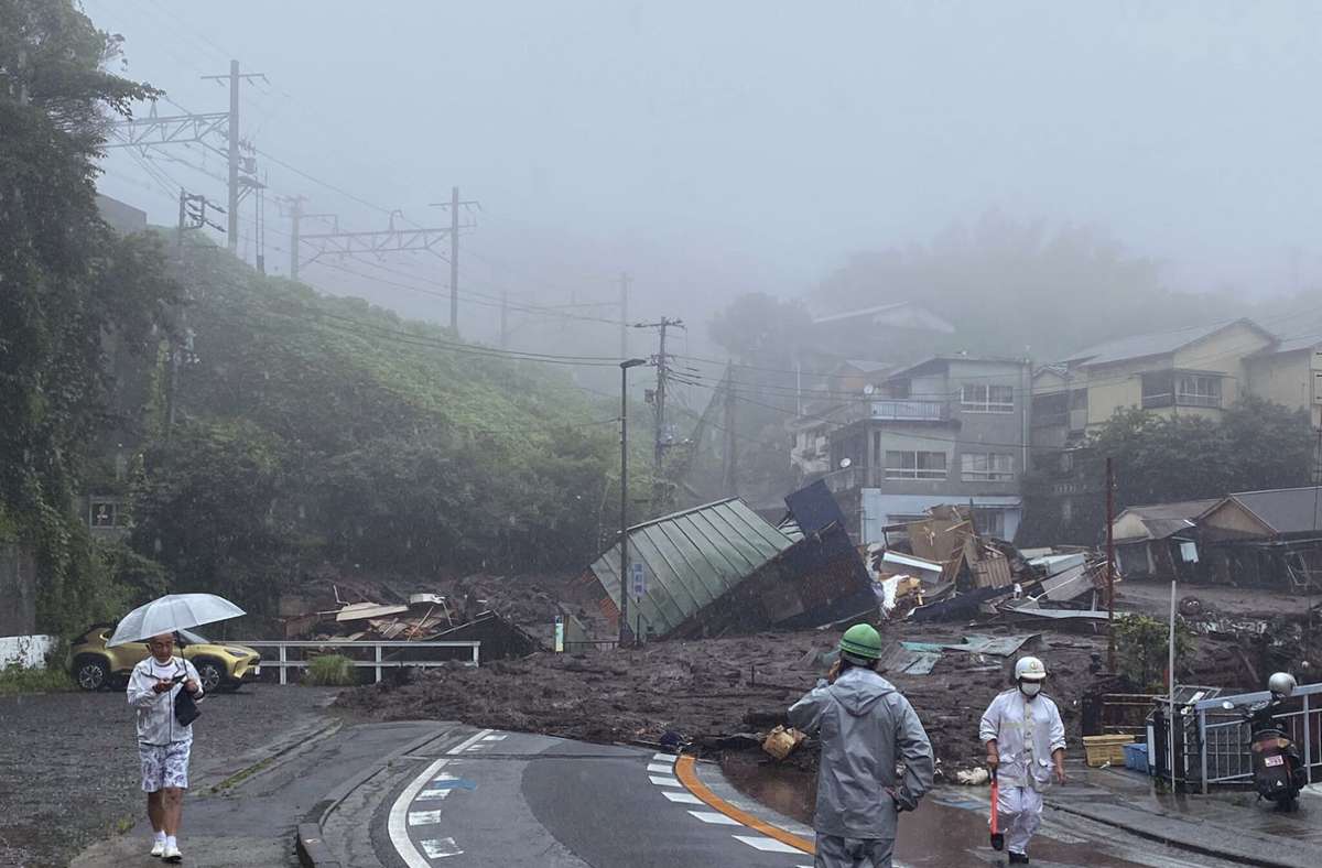 Japan: Gewaltige Schlammlawine zerstört Häuser  - Mehrere Vermisste