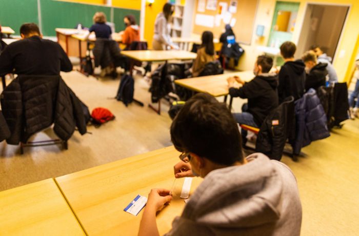 Schuljahr 2020/21 in Baden-Württemberg: Weniger Schüler sind sitzen geblieben
