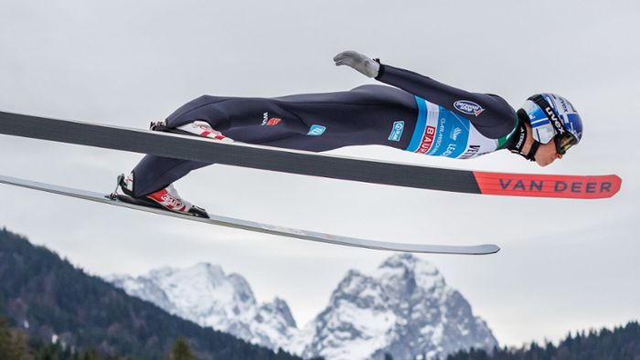 Vierschanzentournee in Garmisch-Partenkirchen: Andreas Wellinger mit starker Qualifikation