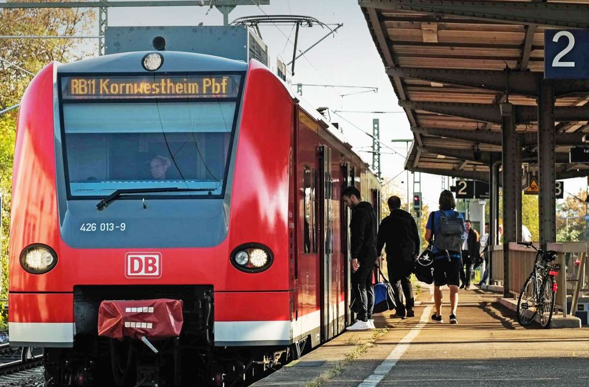 Die Schusterbahn, im Bild die Haltestelle Untertürkheim, soll ausgebaut werden. Foto: /Lichtgut/Max Kovalenko