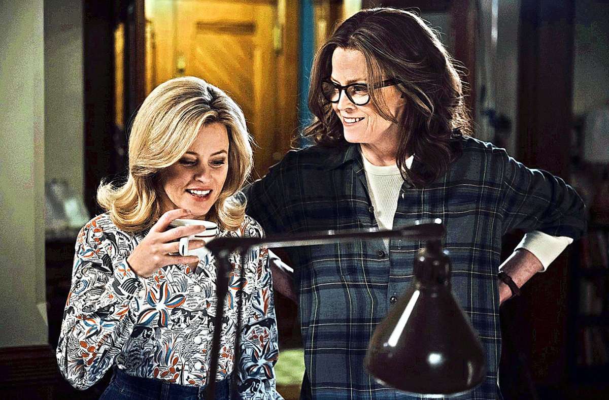 Elizabeth Banks (links) und Sigourney Weaver in „Call Jane“ Foto: DCM/Wilson Webb