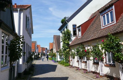 Schleswigs alter Kern ist bis heute eine entzückende Fischersiedlung. Foto: Dörte Nohrden/dpa-tmn