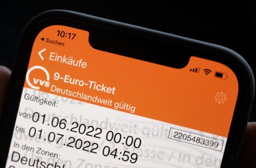Ab Mittwoch können Passagiere das 9-Euro-Ticket bundesweit nutzen. (Symbolbild) Foto: dpa/Marijan Murat