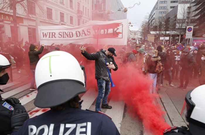 Protest in Wien: Über 40.000 Menschen demonstrieren gegen Corona-Maßnahmen