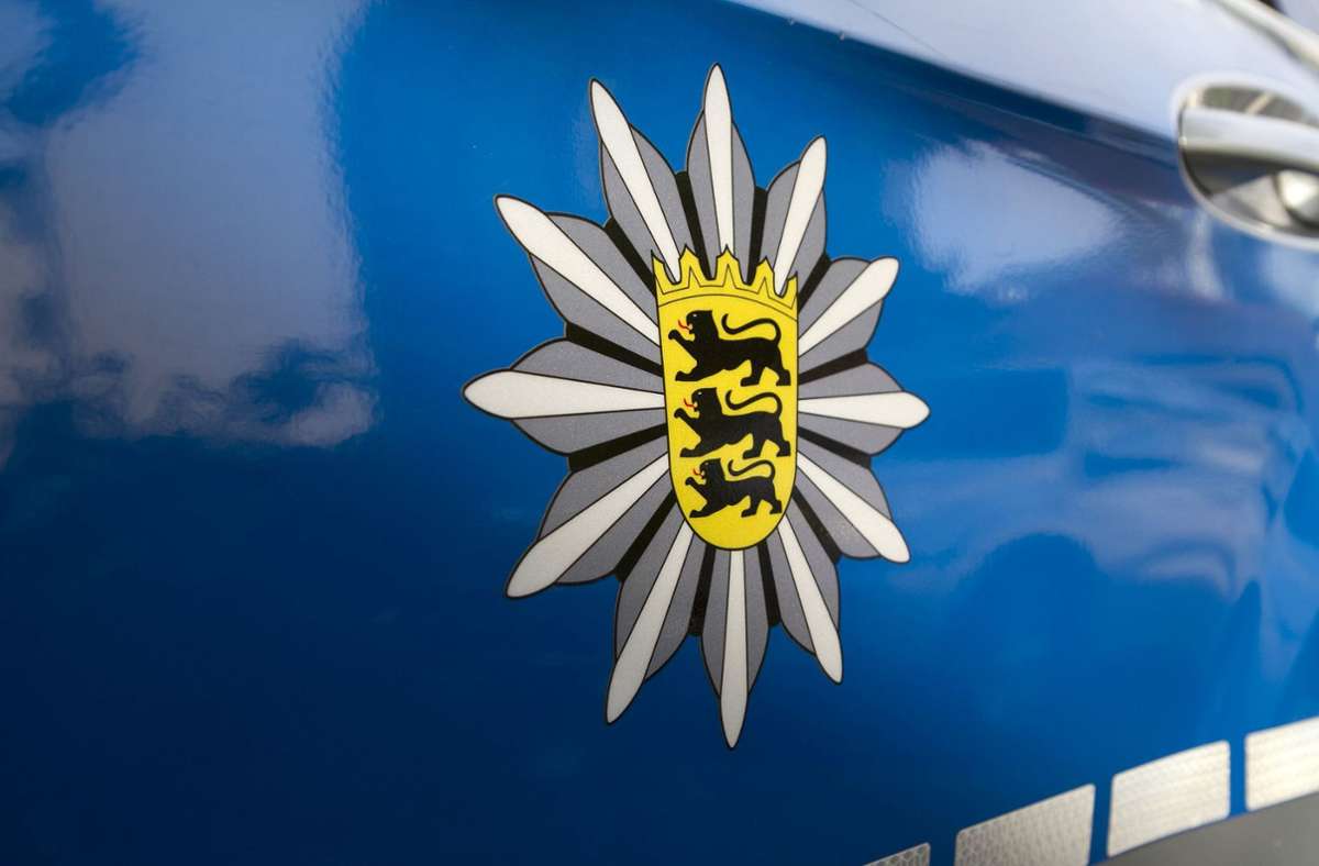 Unfallflucht in Böblingen: Geparktes Auto beim Rangieren beschädigt
